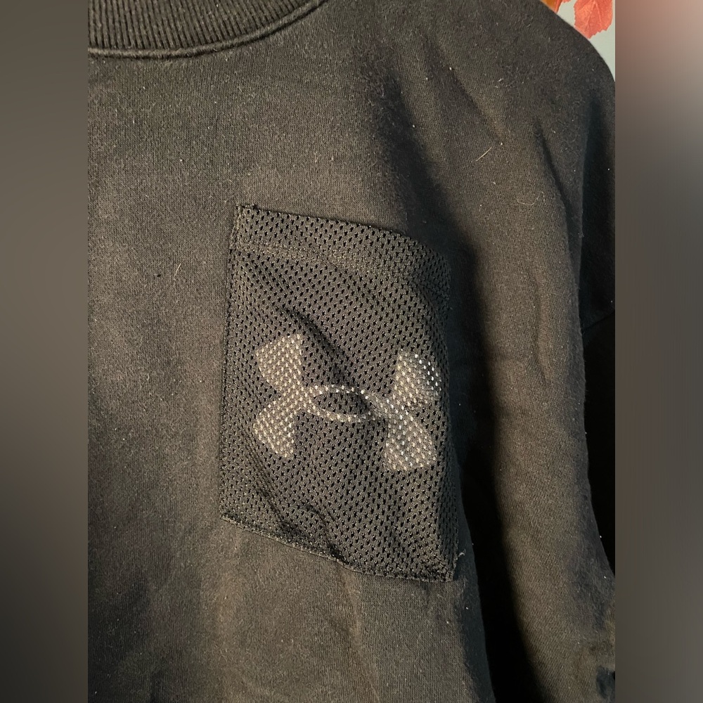 Under Armour Women’s Black Cropped Sweatshirt with Drawstring Loose Style - Picture 2 of 6